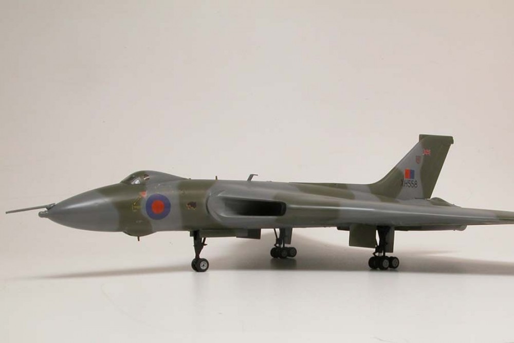 1/72 Avro Vulcan B Mk.2 XH558: Vulcan To The Sky Gift Set