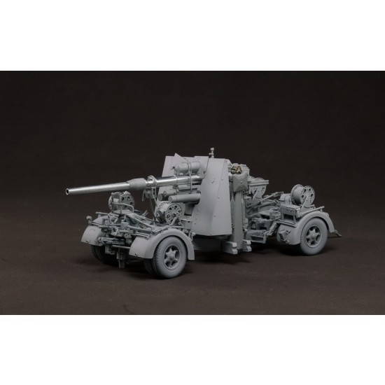 1/35 German 88mm Gun Flak 36 w/Anti-aircraft Artillery Crews (1 kit & 6 figures)