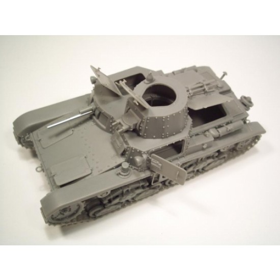 1/35 Italian Tank M11/39 Full Resin kit with Aluminium Barrel & Decals