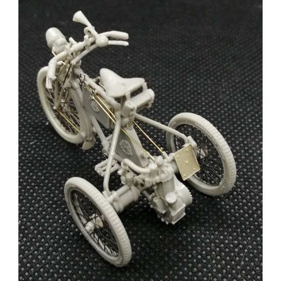 1/35 De Dion-Bouton Tricycle w/Figure