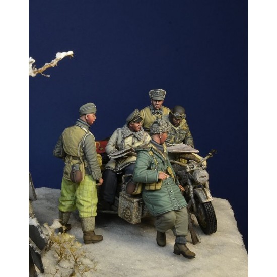 1/35 Unternehmen Fruhlingerwachen (5 figures w/acc)