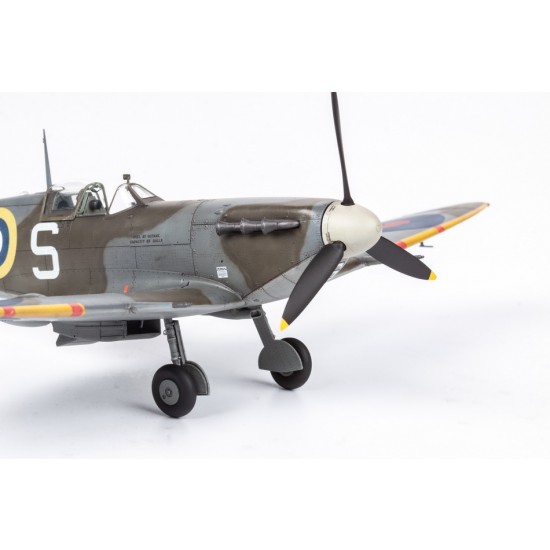 1/48 Spitfire Story: The Sweeps / Spitfire Mk.Va & Mk.Vb [Limited Edition]