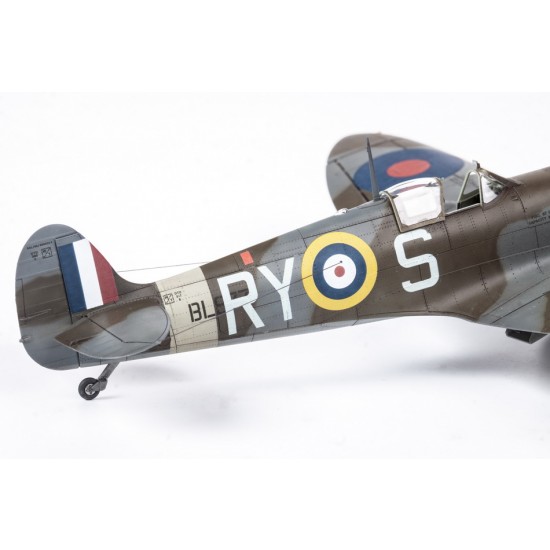 1/48 Spitfire Story: The Sweeps / Spitfire Mk.Va & Mk.Vb [Limited Edition]