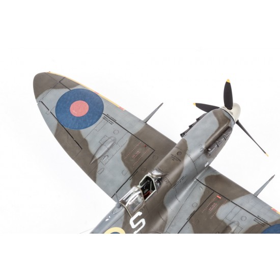 1/48 Spitfire Story: The Sweeps / Spitfire Mk.Va & Mk.Vb [Limited Edition]