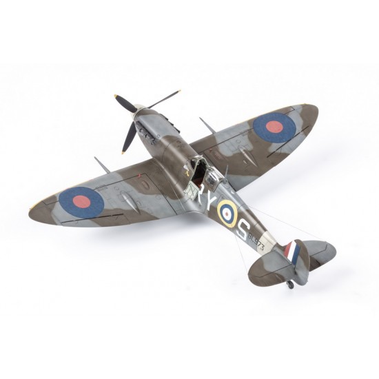 1/48 Spitfire Story: The Sweeps / Spitfire Mk.Va & Mk.Vb [Limited Edition]