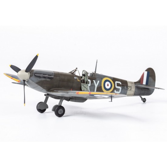 1/48 Spitfire Story: The Sweeps / Spitfire Mk.Va & Mk.Vb [Limited Edition]