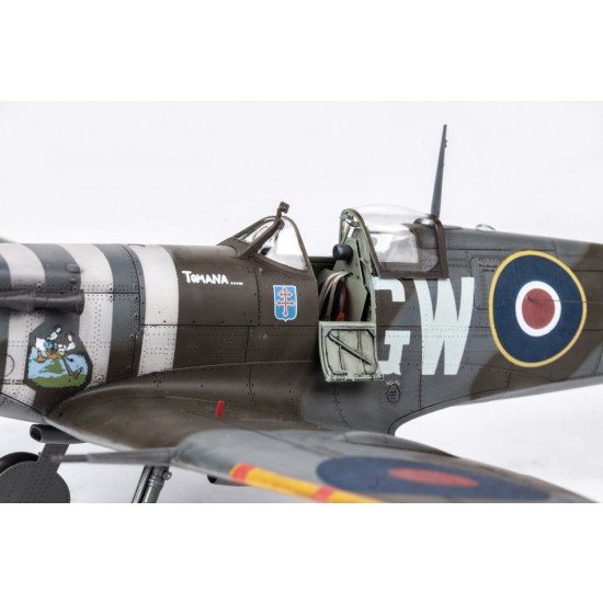 1/48 Spitfire Story: The Sweeps / Spitfire Mk.Va & Mk.Vb [Limited Edition]