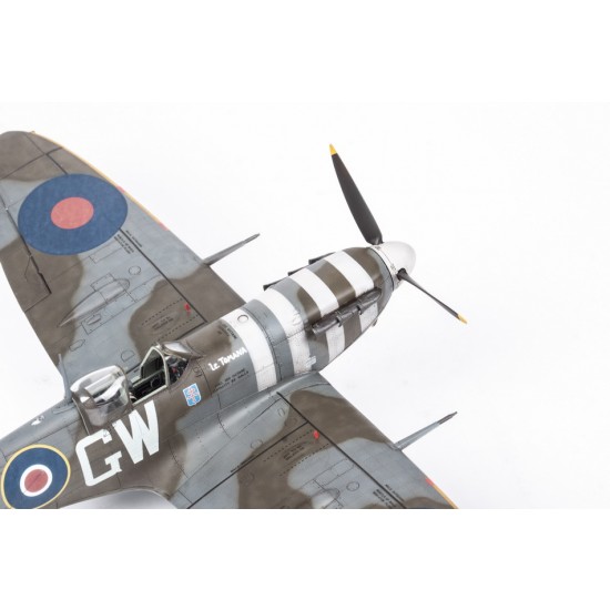 1/48 Spitfire Story: The Sweeps / Spitfire Mk.Va & Mk.Vb [Limited Edition]