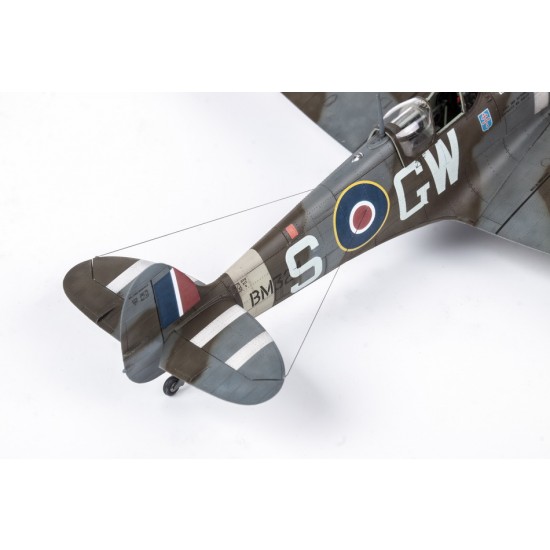 1/48 Spitfire Story: The Sweeps / Spitfire Mk.Va & Mk.Vb [Limited Edition]