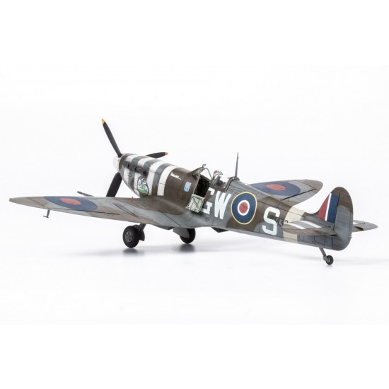 1/48 Spitfire Story: The Sweeps / Spitfire Mk.Va & Mk.Vb [Limited Edition]