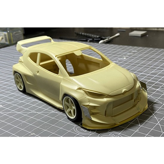 1/24 Rocket Bunny GR Yaris (HKS)