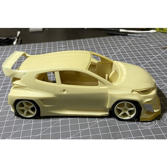 1/24 Rocket Bunny GR Yaris (HKS)