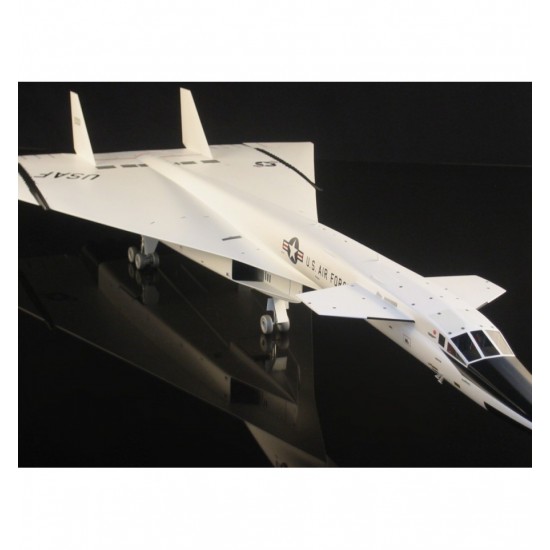 1/48 North American XB-70 Valkyrie