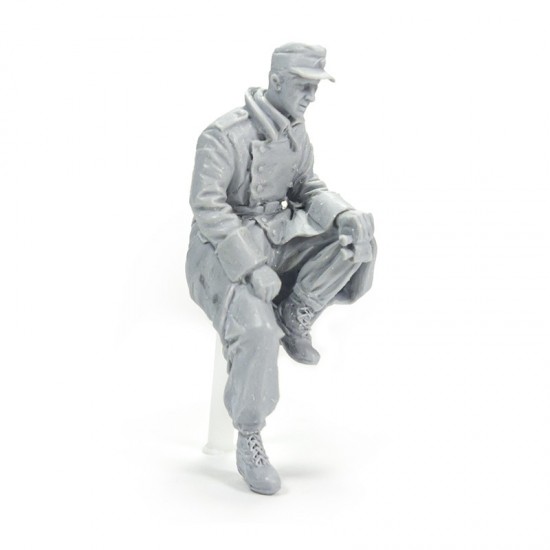 1/35 WWII German DAK Seated Figure