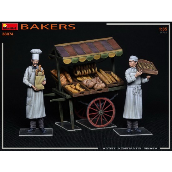 1/35 Bakers: 2 Figures, Wooden Crates w/Bakery Products