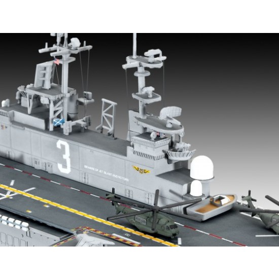 1/700 Assault Carrier USS WASP CLASS