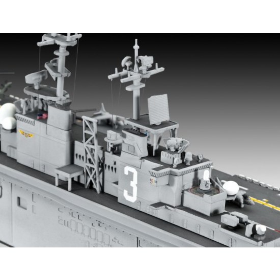 1/700 Assault Carrier USS WASP CLASS