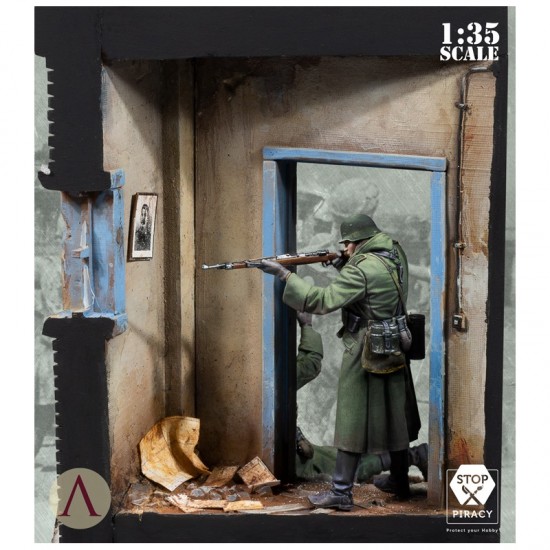 1/35 Kessel - Stalingrad 1942 (3 Wehrmacht Soldiers w/Scenery)