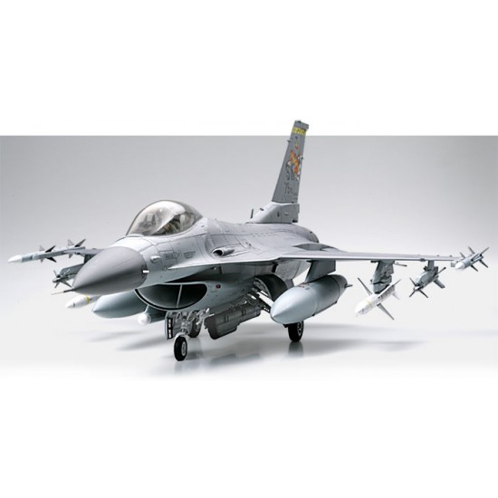 1/32 Lockheed Martin F-16CJ Block 50 - Fighting Falcon