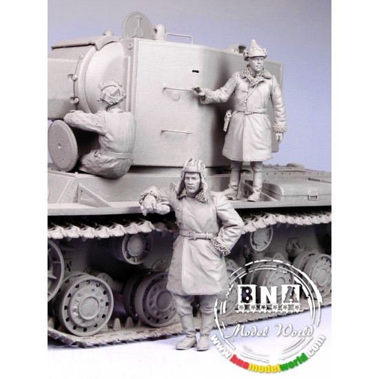 1/35 Soviet Tank Crew for KV-2, Winter 1939-1944 (3 Resin Figures)