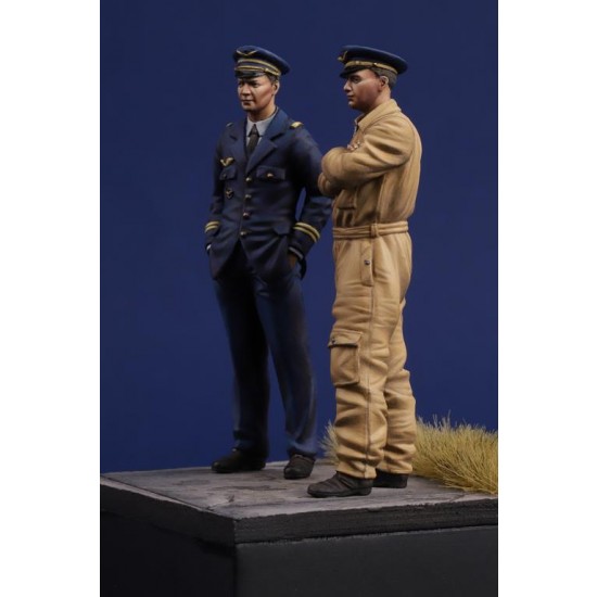 1/35 WWII French Pilots (2 figures)