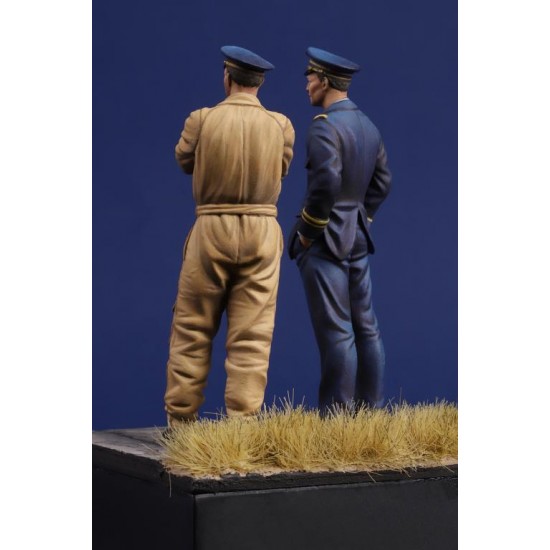 1/35 WWII French Pilots (2 figures)