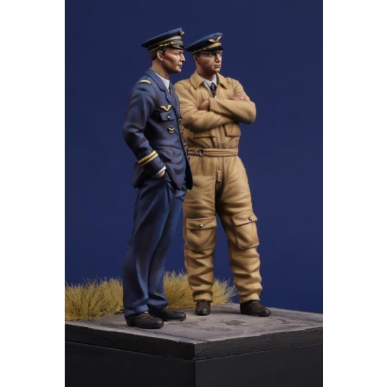 1/35 WWII French Pilots (2 figures)