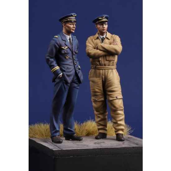 1/35 WWII French Pilots (2 figures)