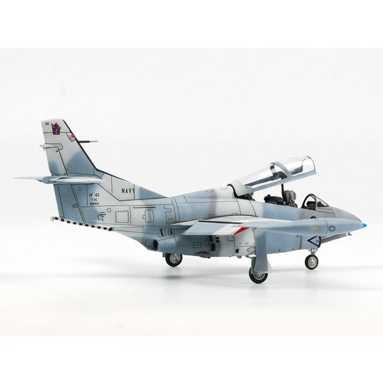 1/72 North American T-2C Buckeye TOP GUN