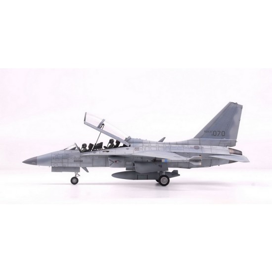 1/48 KAI TA-50 Golden Eagle LIFT [Premium Edition]