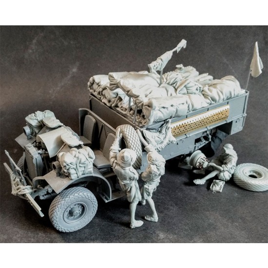 1/35 LRDG Ford F30 Truck Crews Changing Tyres (3 figures, stowage)