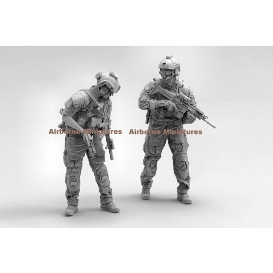 1/35 SF Operators (2 figures)