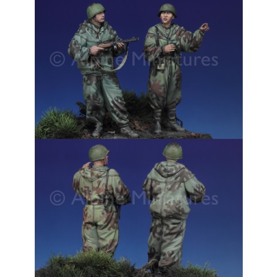 1/35 WWII Russian Scout Set (2 figures)