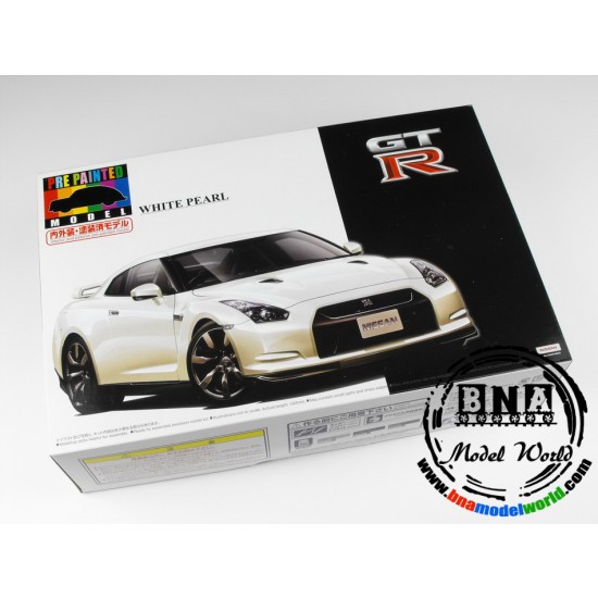 1/24 Nissan Skyline R35 GTR (Colour: White Pearl, Pre-painted Model)