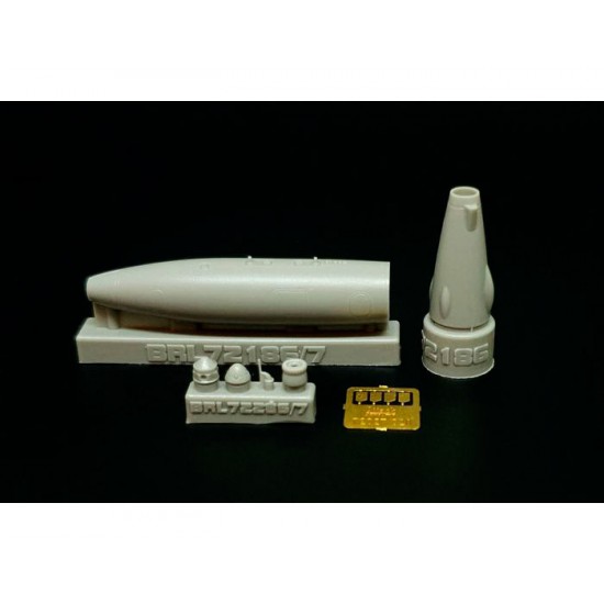 1/72 US D-704 Underwing Refueling Buddy Tank Early Type 1960s-1970s