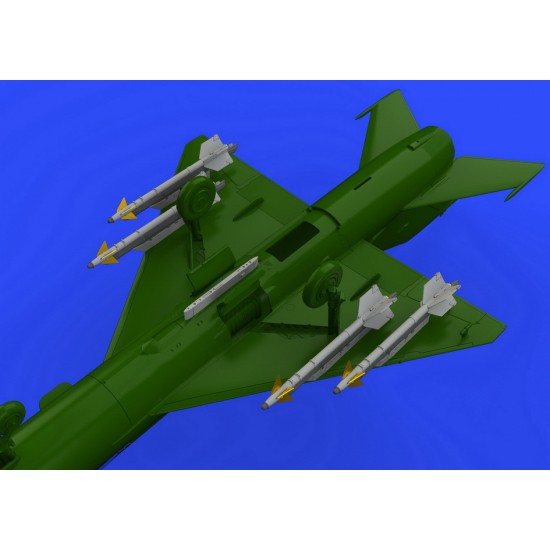 1/72 R-13M Missiles w/Pylons for MiG-21 (brassin)