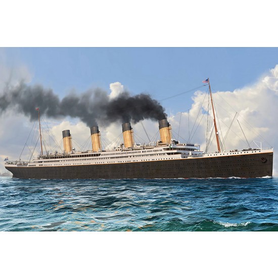 1/700 RMS Titanic Passenger Liner
