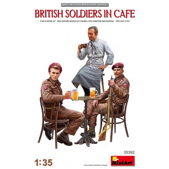 1/35 British Soldiers In Cafe (3 figures & accessories)