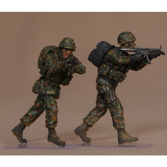 1/35 German Navy SEK M Soldiers of Special Ops (2 figures)