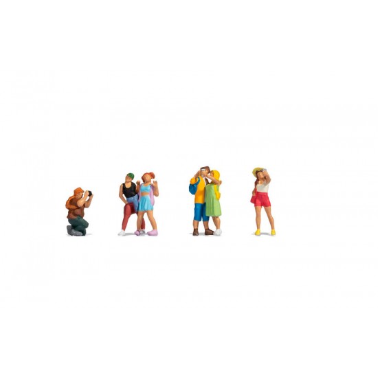 TT 1/120 Tourists (6 assembled and painted figures)