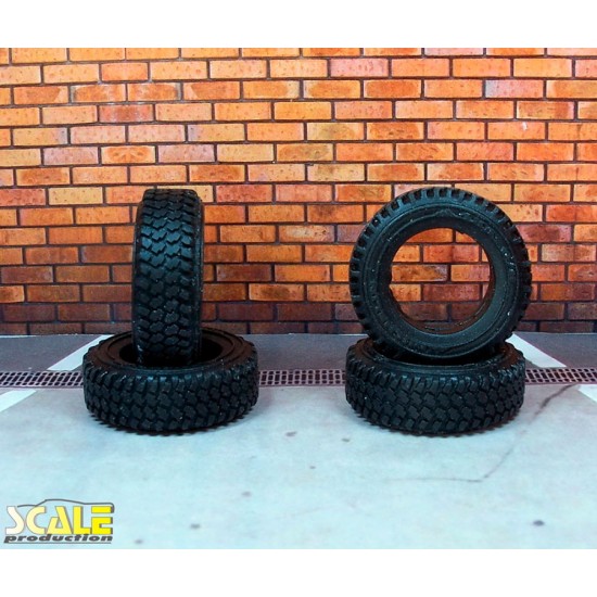 1/24 15/16' Michelin 4x4 O/R Tyres (ID 18.5mm, width 11mm, OD 31.7mm)