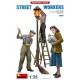 1/35 Street Workers (3 Figures, Street Light & Ladder)